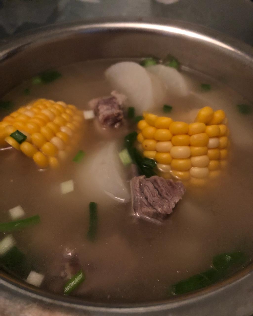 排骨玉米白萝卜汤