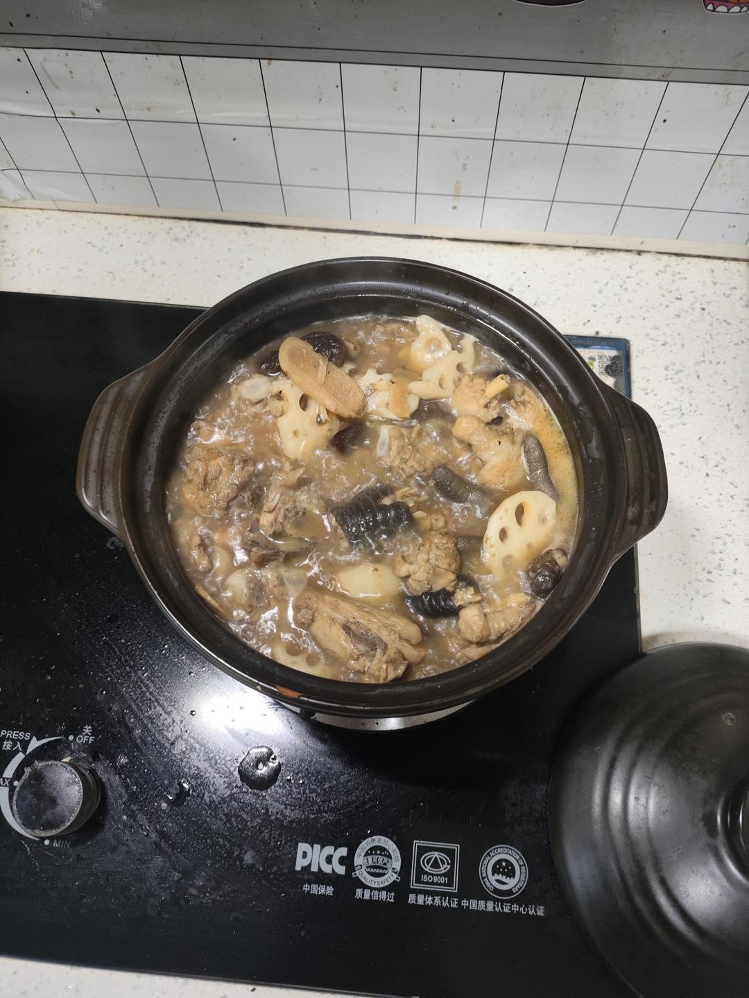 小鸡炖蘑菇(注意一步操作就香气沁人)