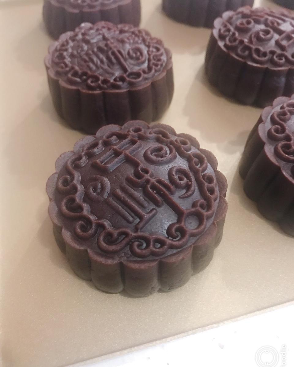 巧克力奶酪椰蓉拉丝月饼