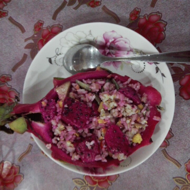 清爽火龙果炒饭