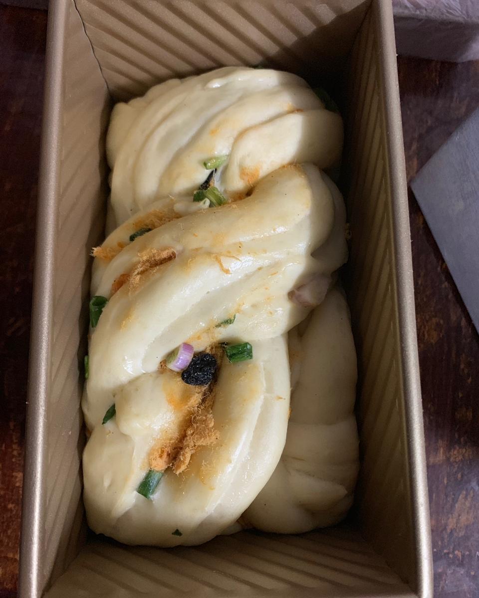 香葱肉松手撕吐司
