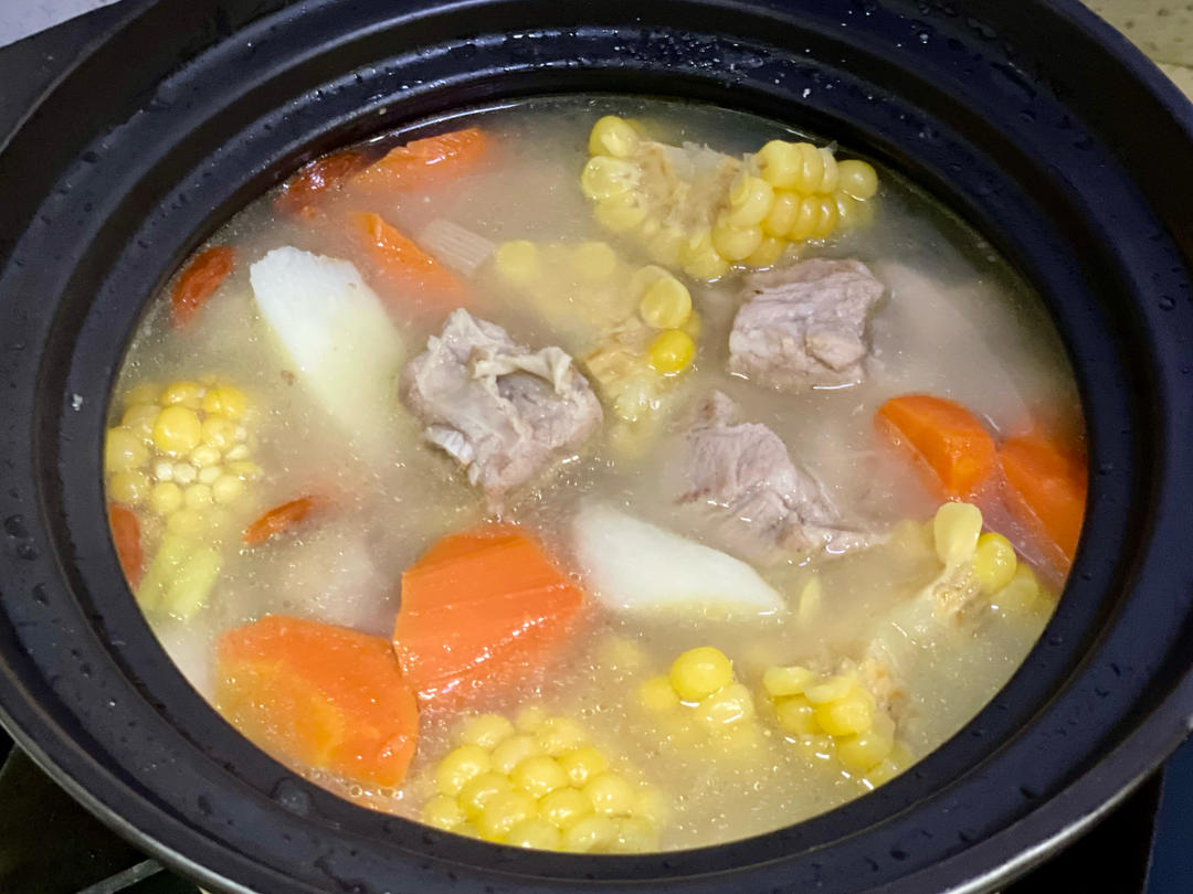 连吃三碗的玉米山药排骨汤