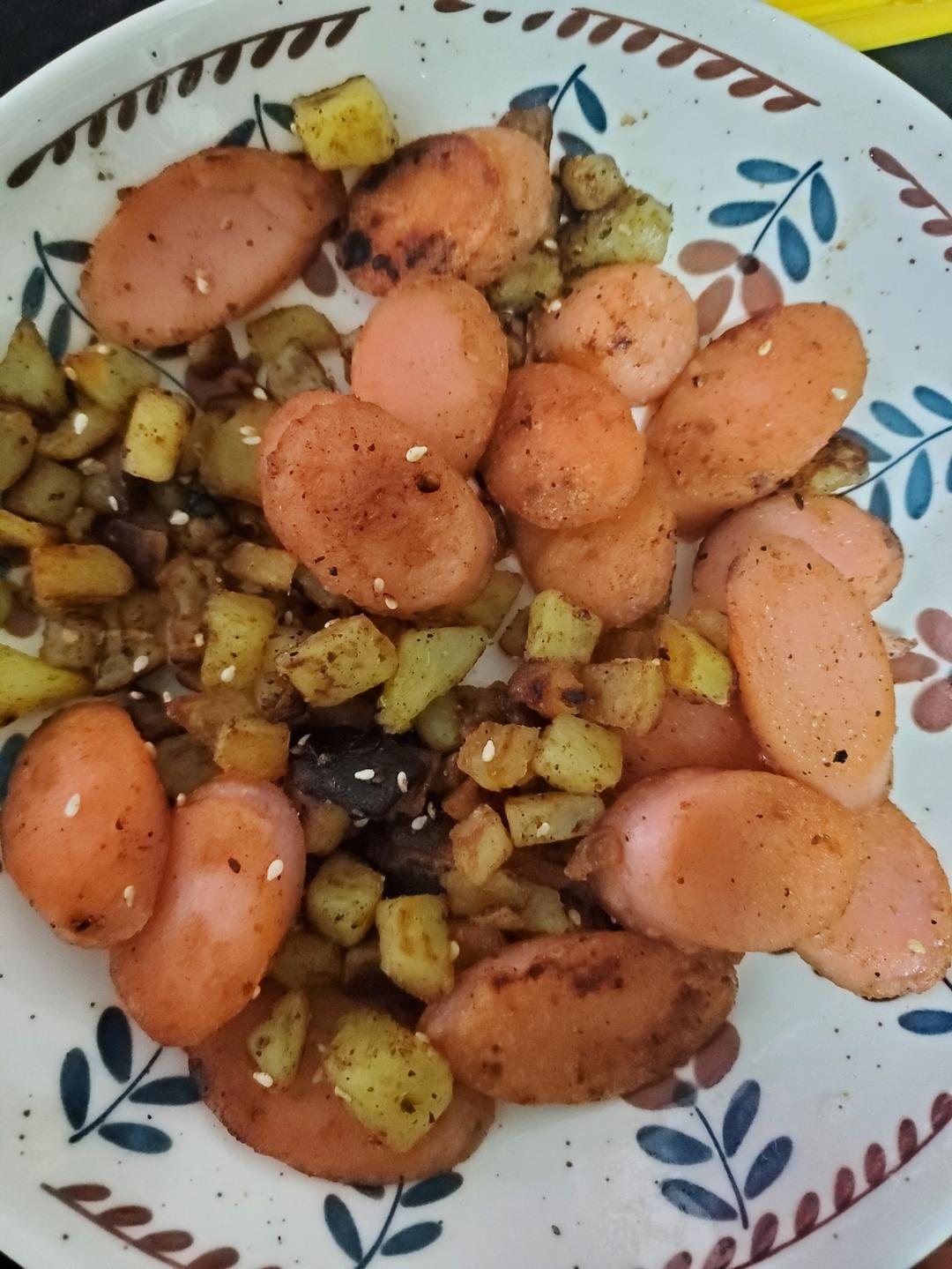 香辣孜然土豆火腿肠～秒杀烧烤店！！