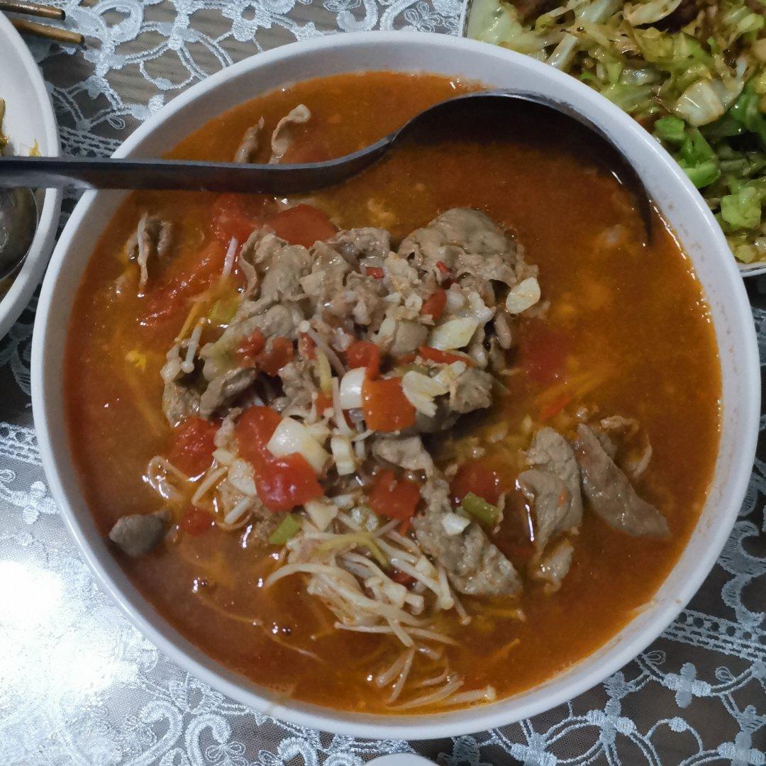 番茄金针菇酸汤肥牛【快手零失败大菜】