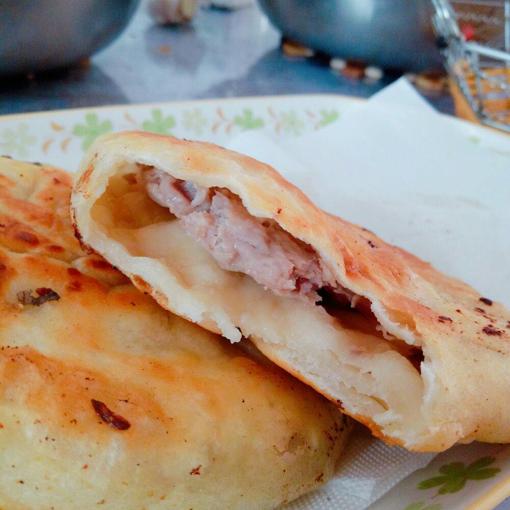 田黛丽赫本做的猪肉洋葱馅饼