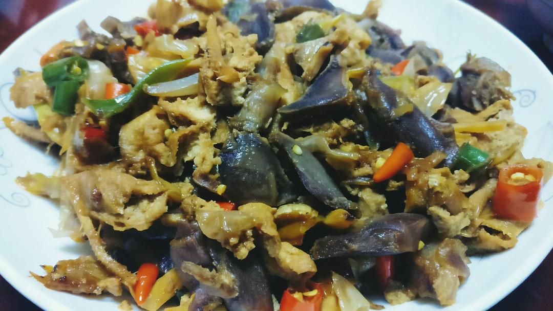 尖椒豆泡爆鸡胗