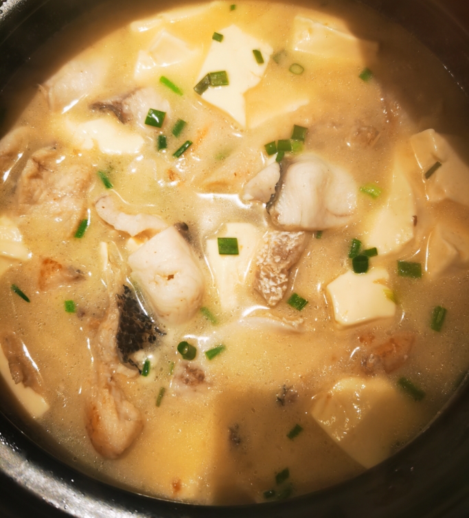香浓奶白暖胃🍲黑鱼豆腐汤的做法