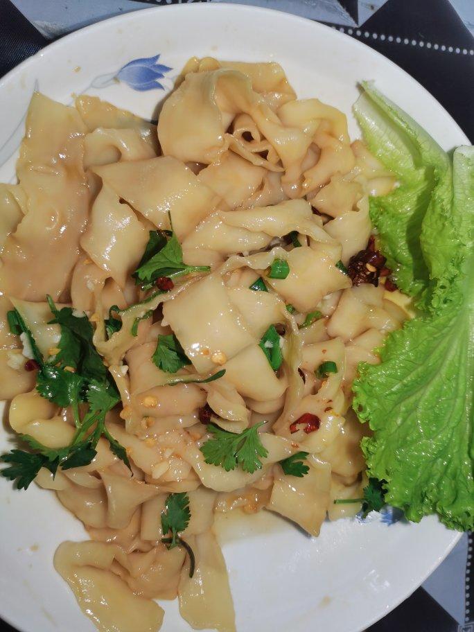 十分钟就能吃上的超简单油泼面