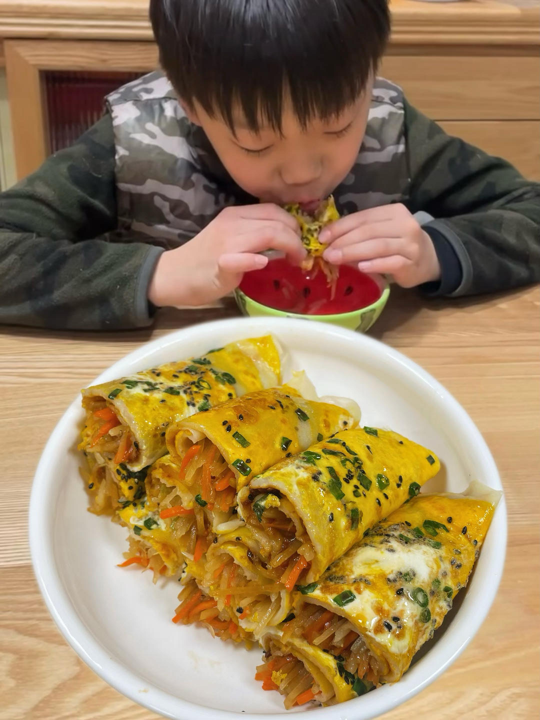 鸡蛋煎饼卷土豆丝