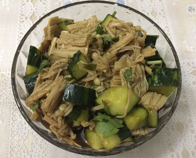 金针菇凉拌黄瓜