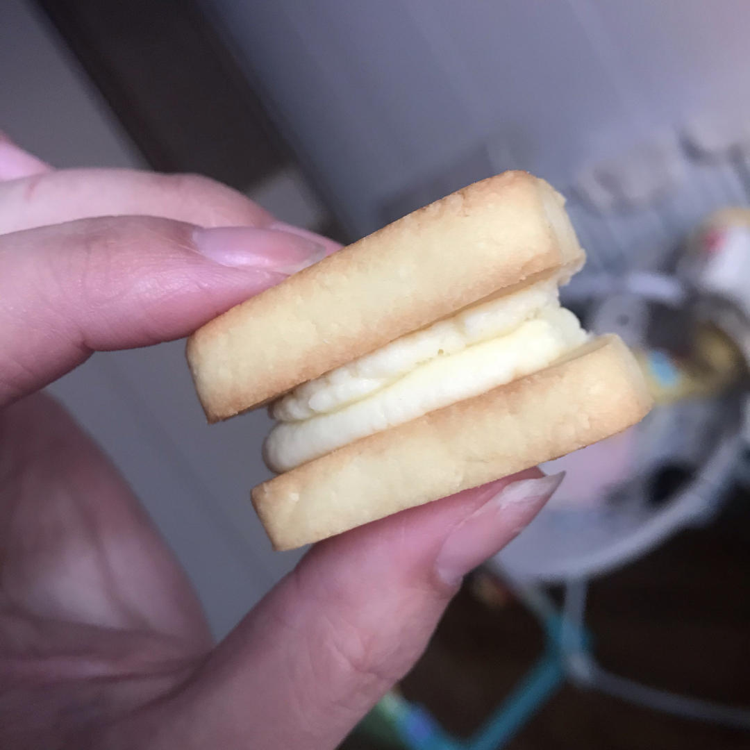 乳酪奶油夹心酥饼（芝士夹心饼干）