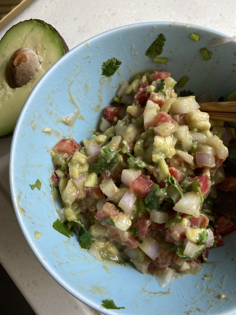 清爽开胃又低卡- 墨西哥牛油果莎莎酱 Mexican Avocado Salsa