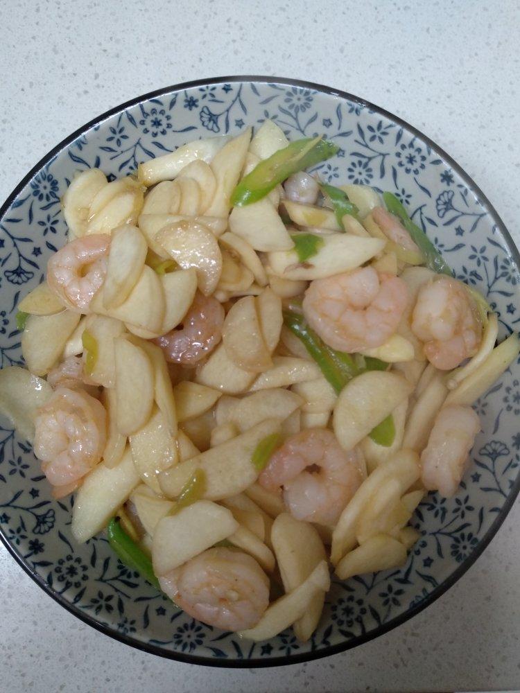 梅花飘散做的茭白炒虾仁