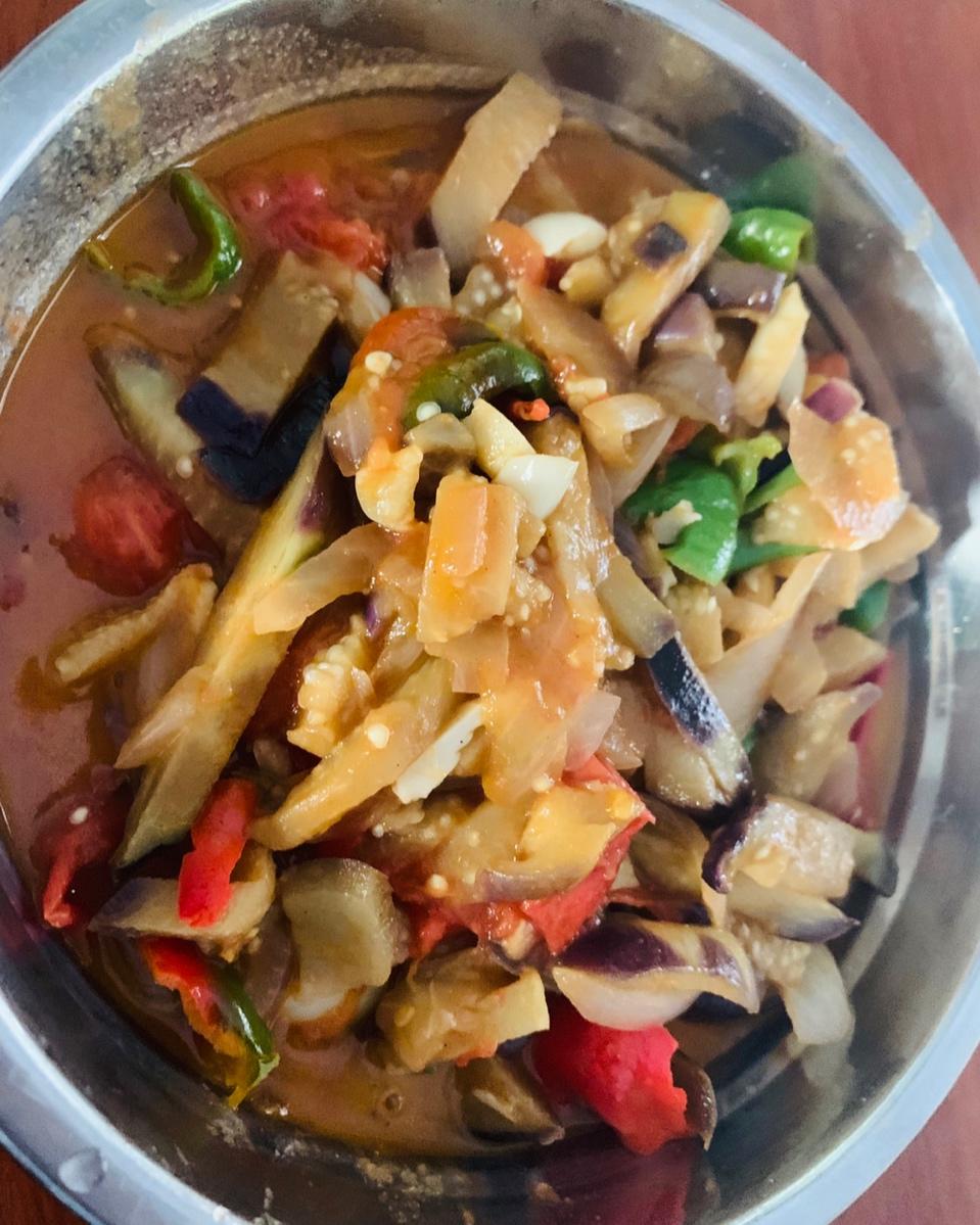 西红柿辣子炒茄子（妈妈手艺）