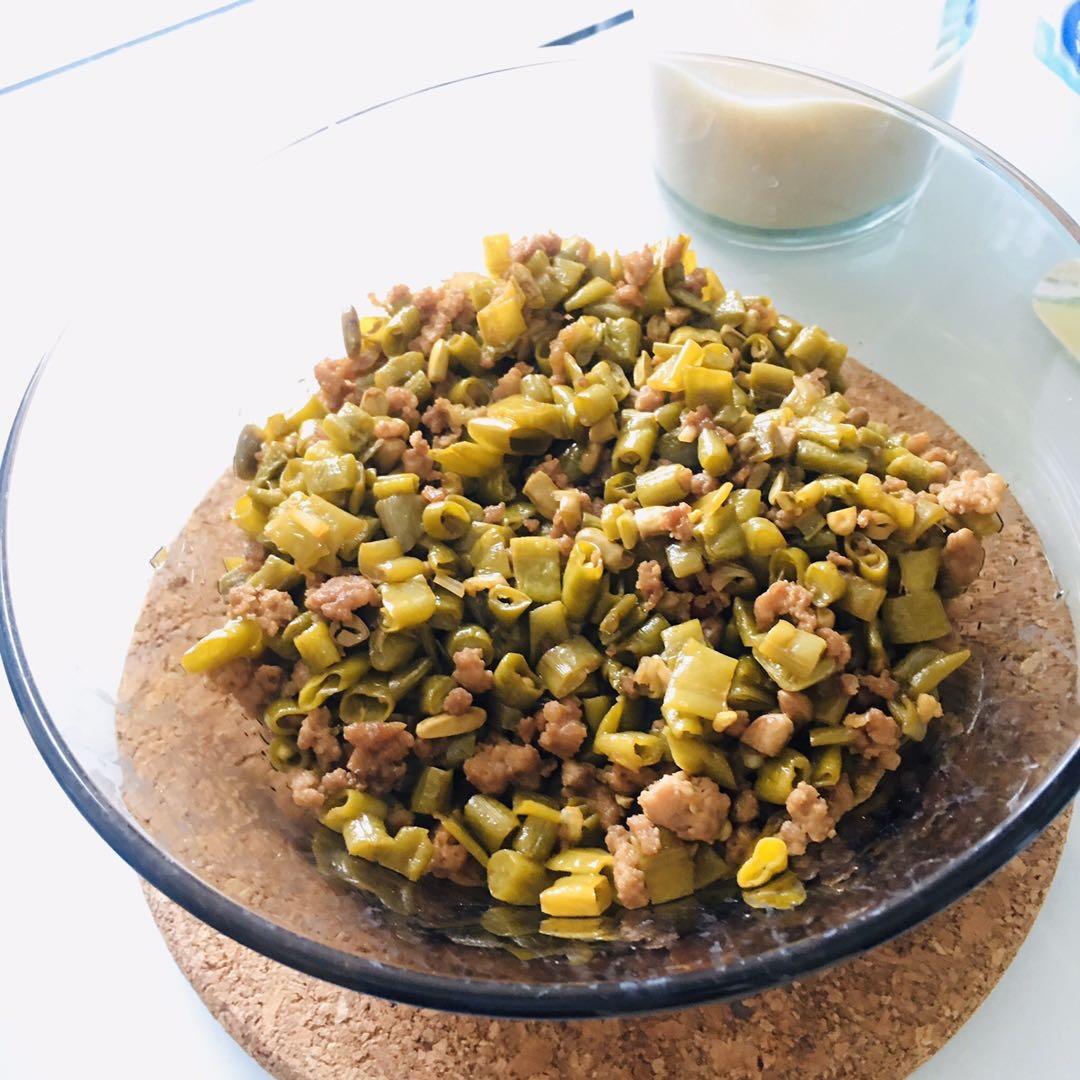 酸豆角炒肉沫