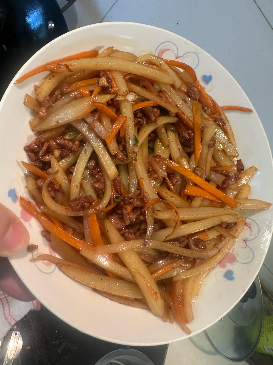 胡萝卜土豆炒肉