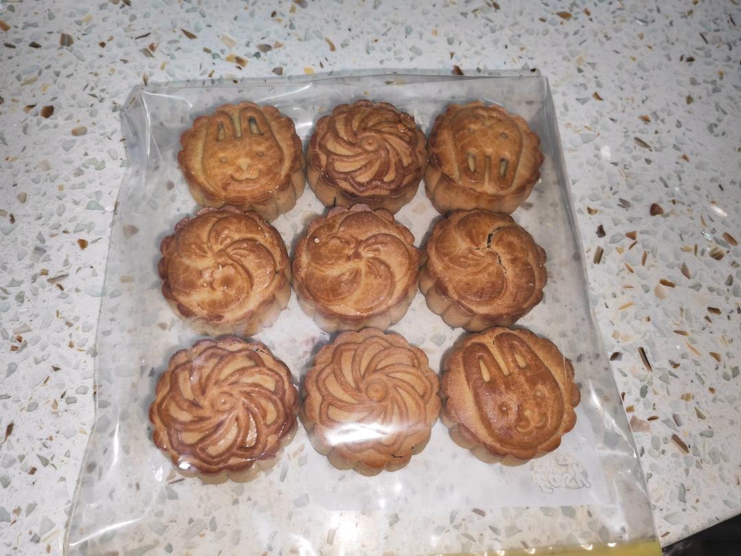广式月饼—蛋黄莲蓉月饼