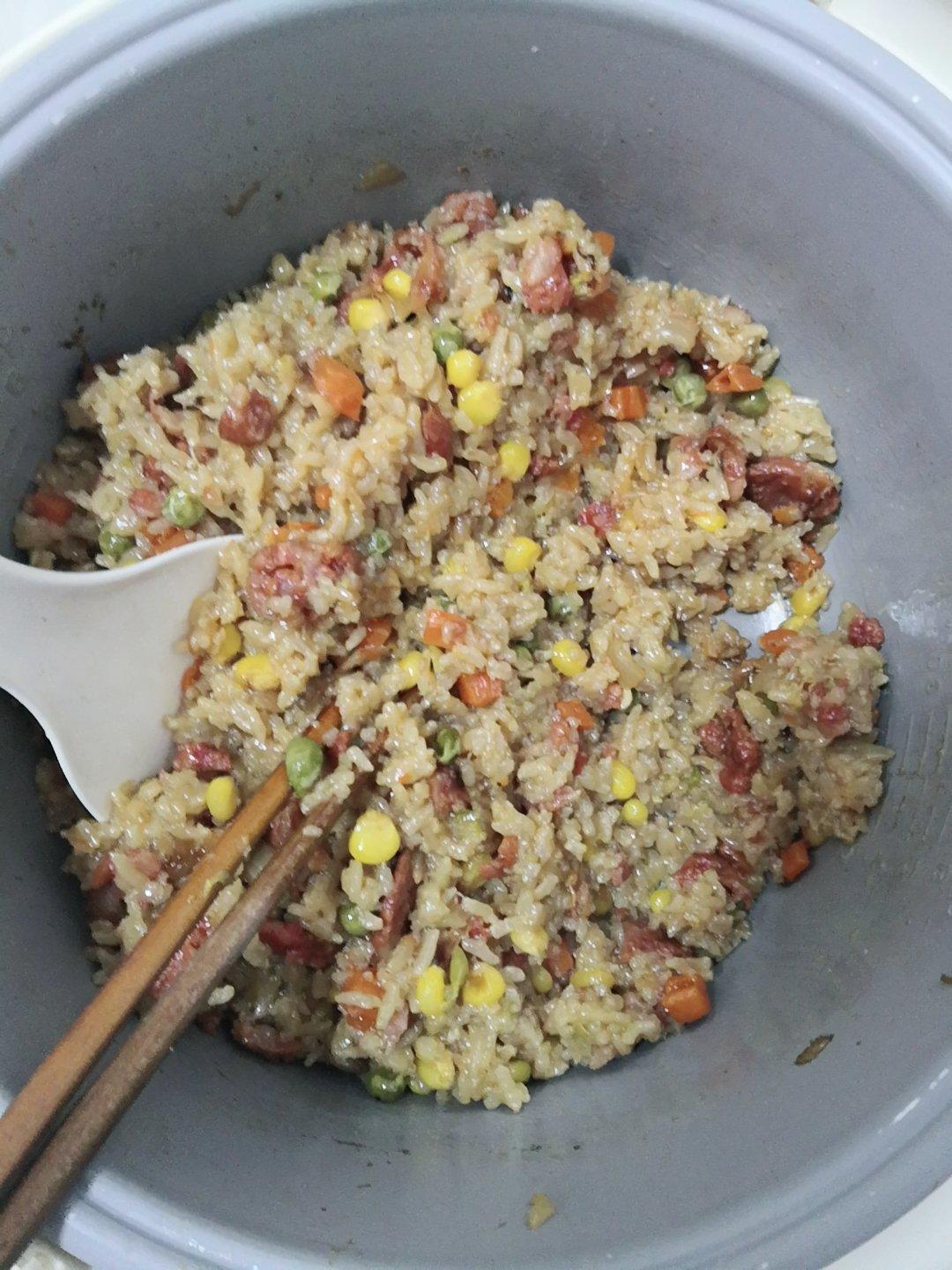 懒人必备～电饭煲腊肠焖饭