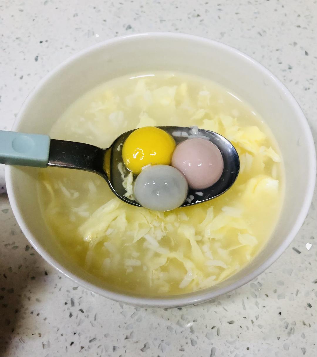 五彩米酒小汤圆的做法