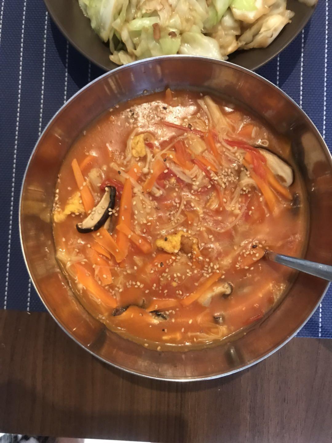 西红柿菌菇豆腐汤