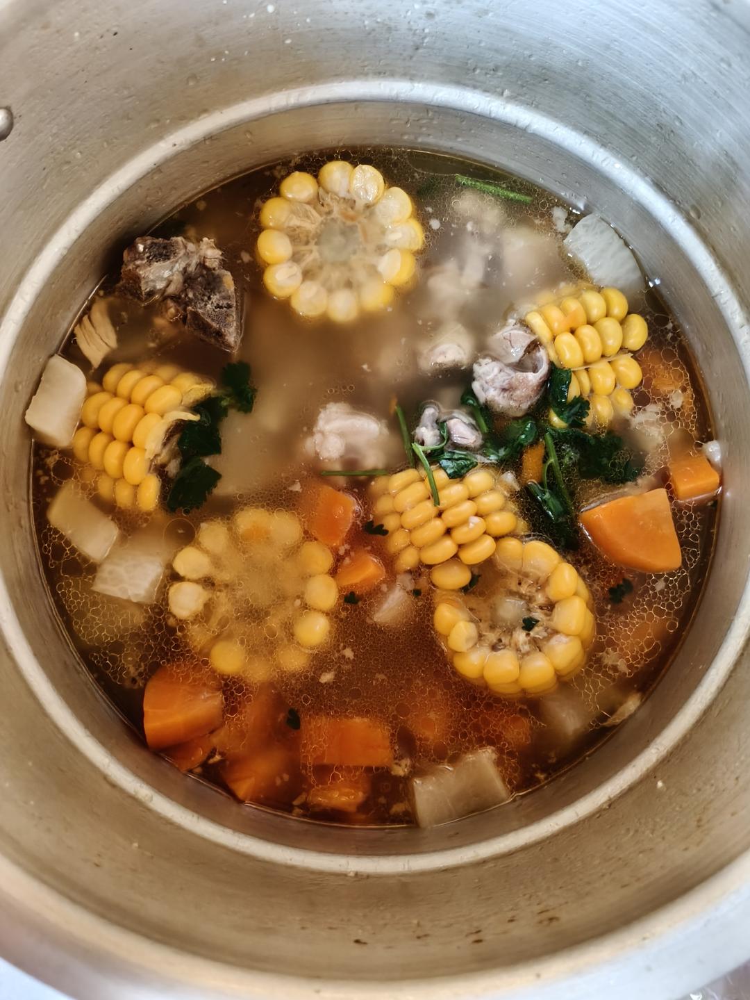 排骨炖白萝卜的做法