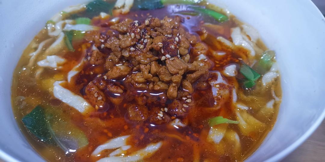 【小高姐】手擀肉臊面  手工做出口感劲道的擀面条