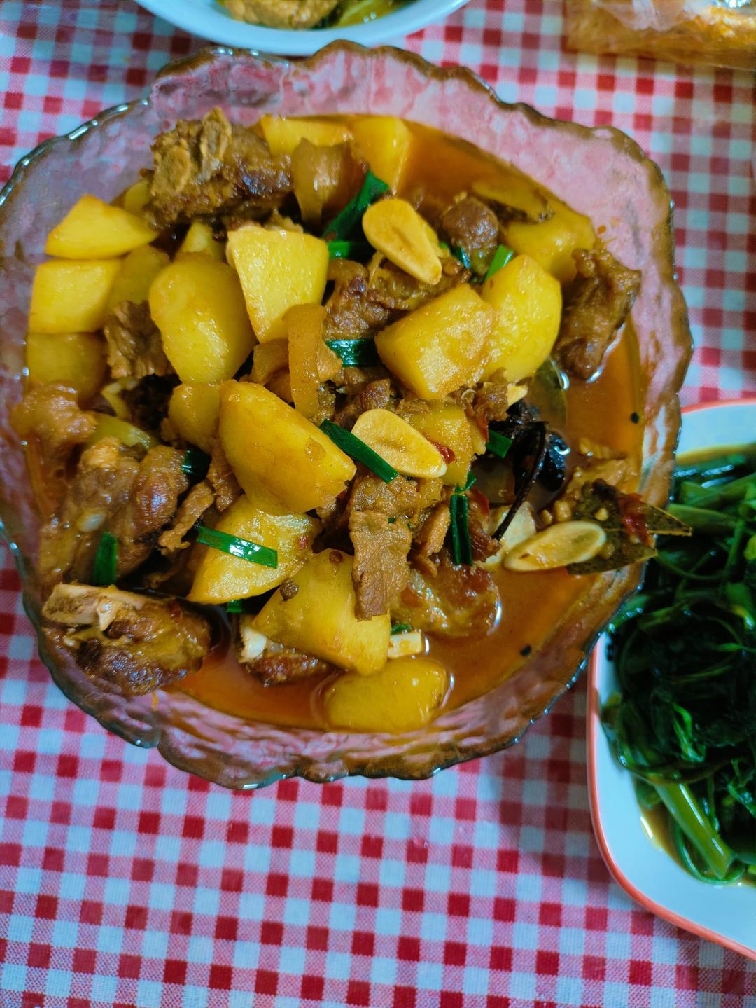 土豆烧排骨