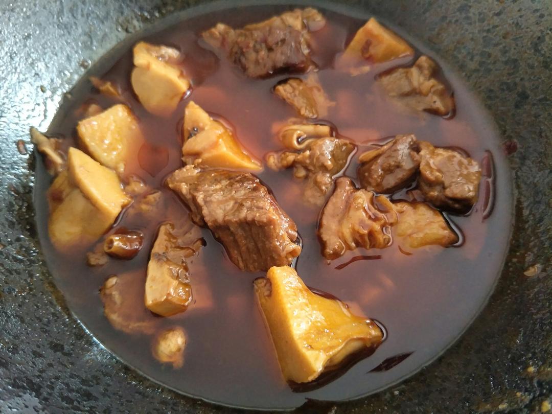 老妈拿手菜【烟熏竹笋烧牛腱】