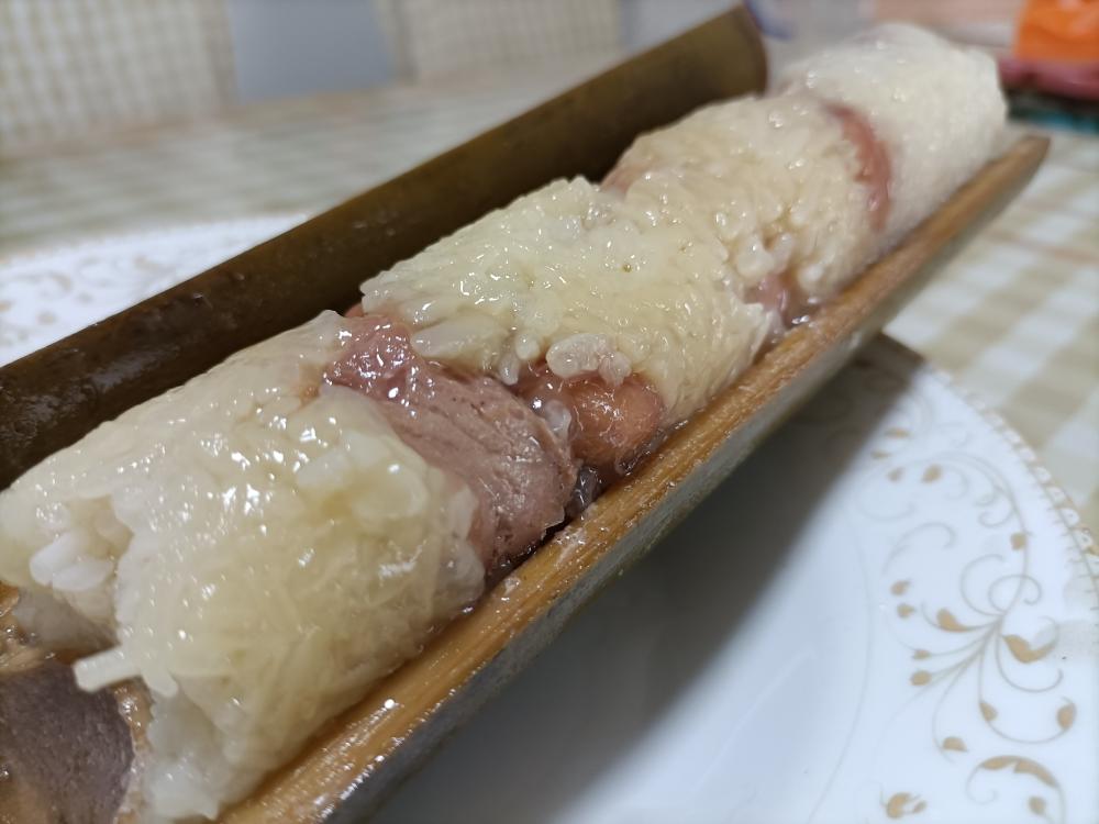 厨房小白版——咸肉蛋黄竹筒粽