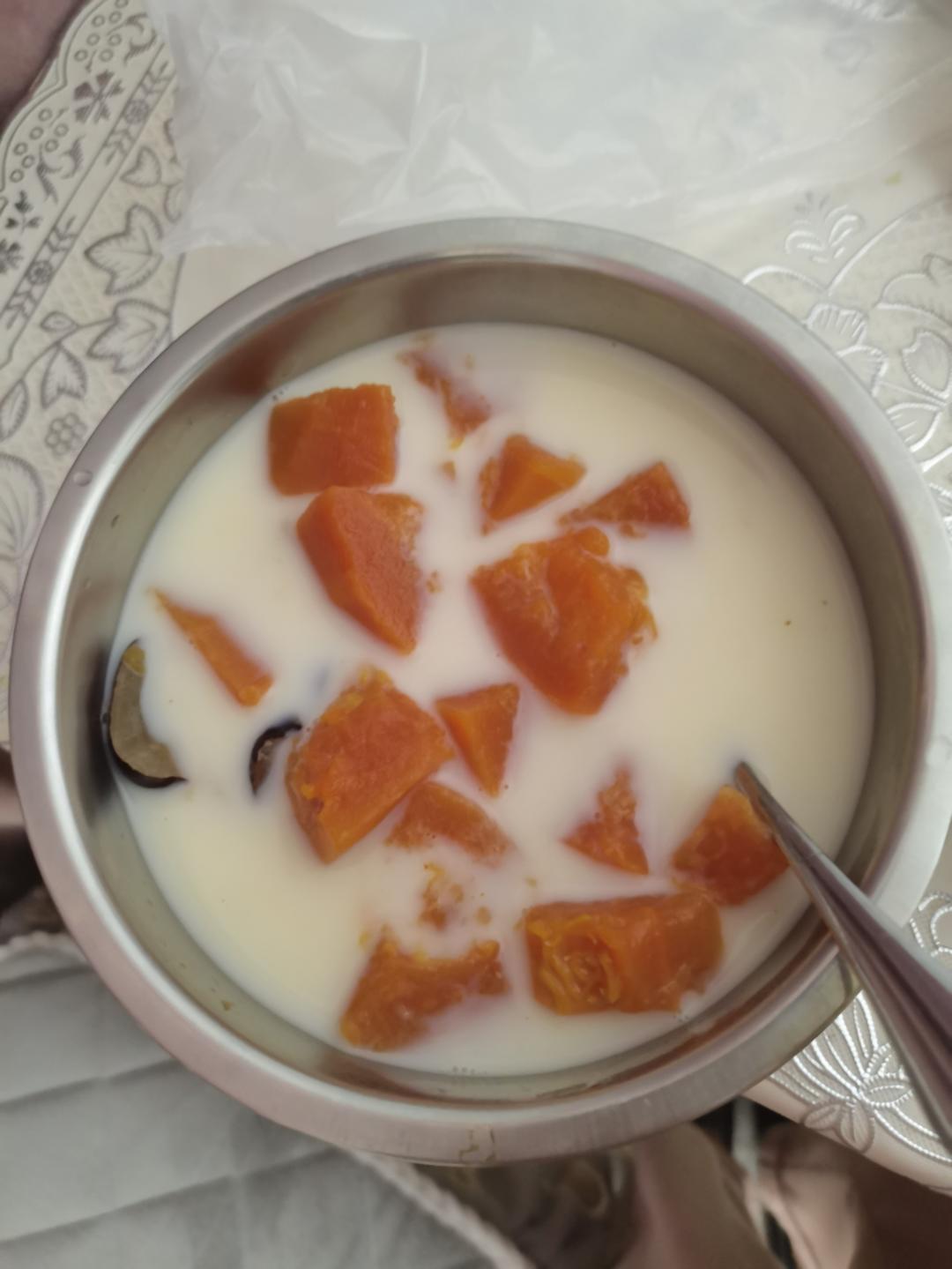 自制木瓜炖牛奶| 滋补养颜能喝出来牛奶肌哦