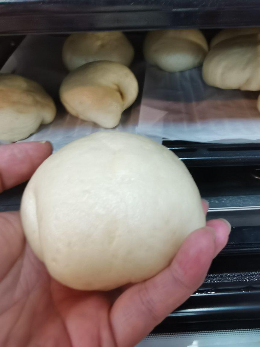 暄软可口的豆沙包