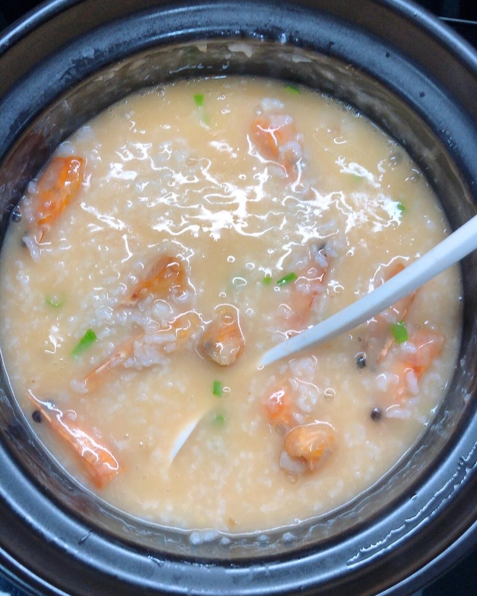 暄航做的鲜虾砂锅粥