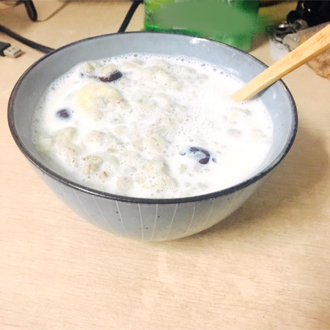 牛奶燕麦粥