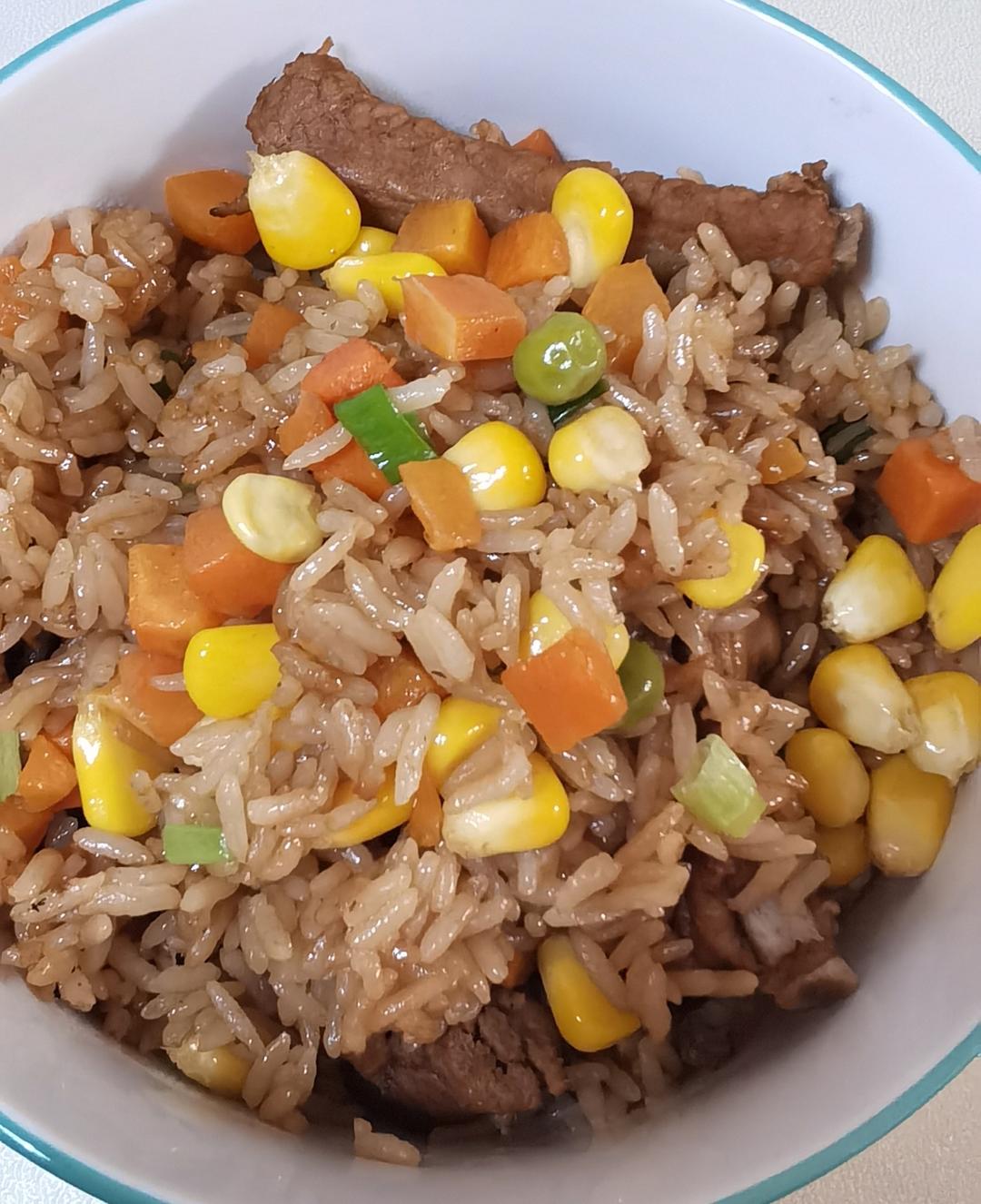 【排骨焖饭】