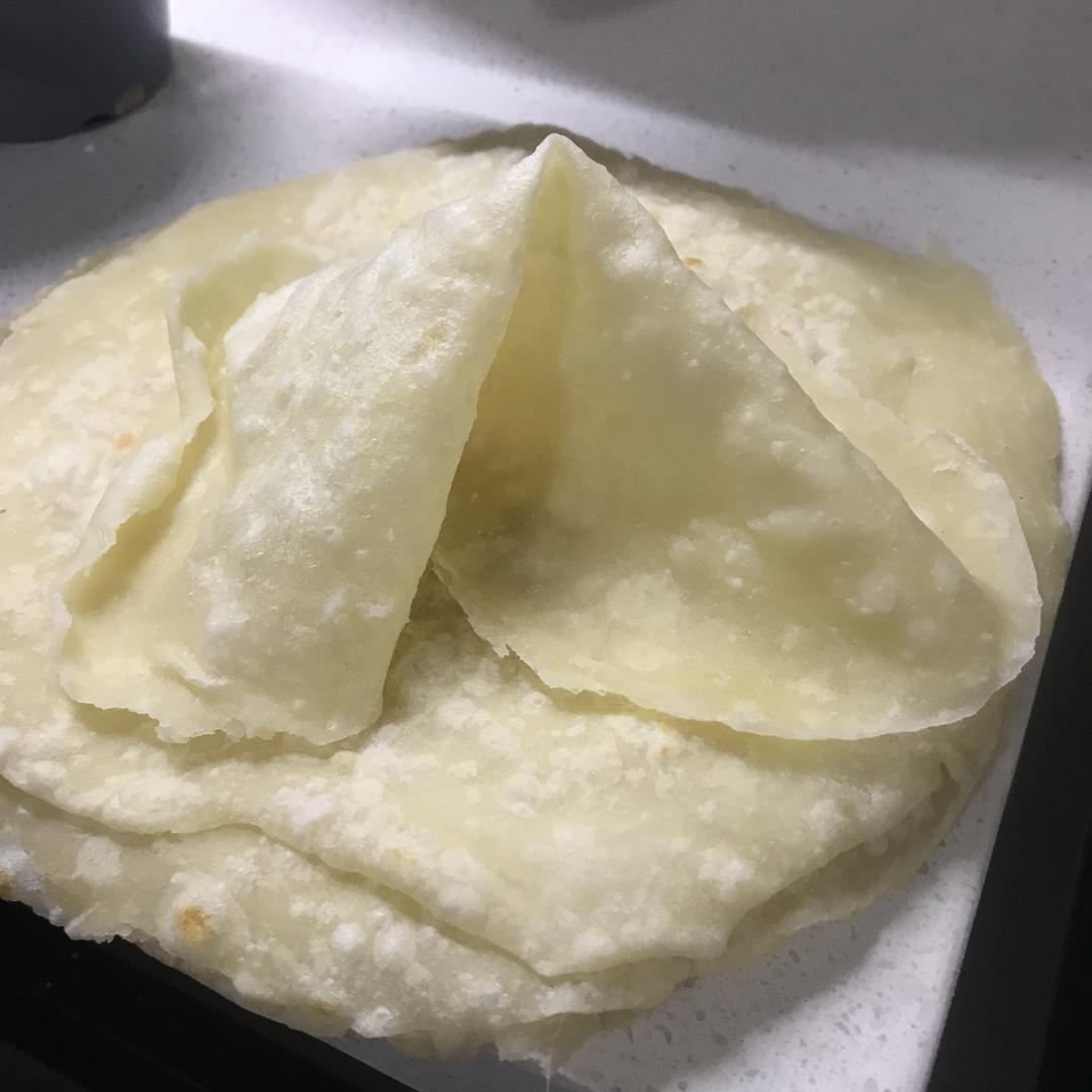 烙春饼(用视频告诉你，这饼有多软)