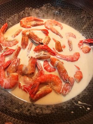湿奶油老虎虾的做法 步骤3