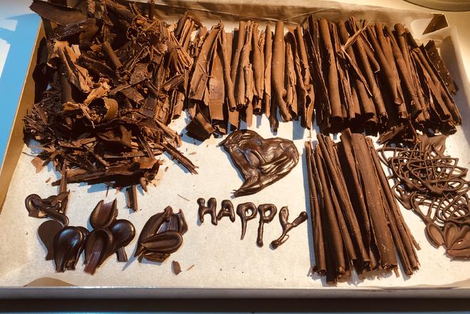 黑森林蛋糕巧克力装饰的做法