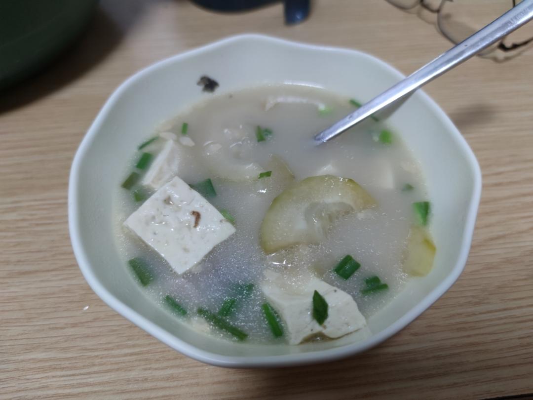 奶白鲫鱼豆腐汤|一条鱼最后的温柔