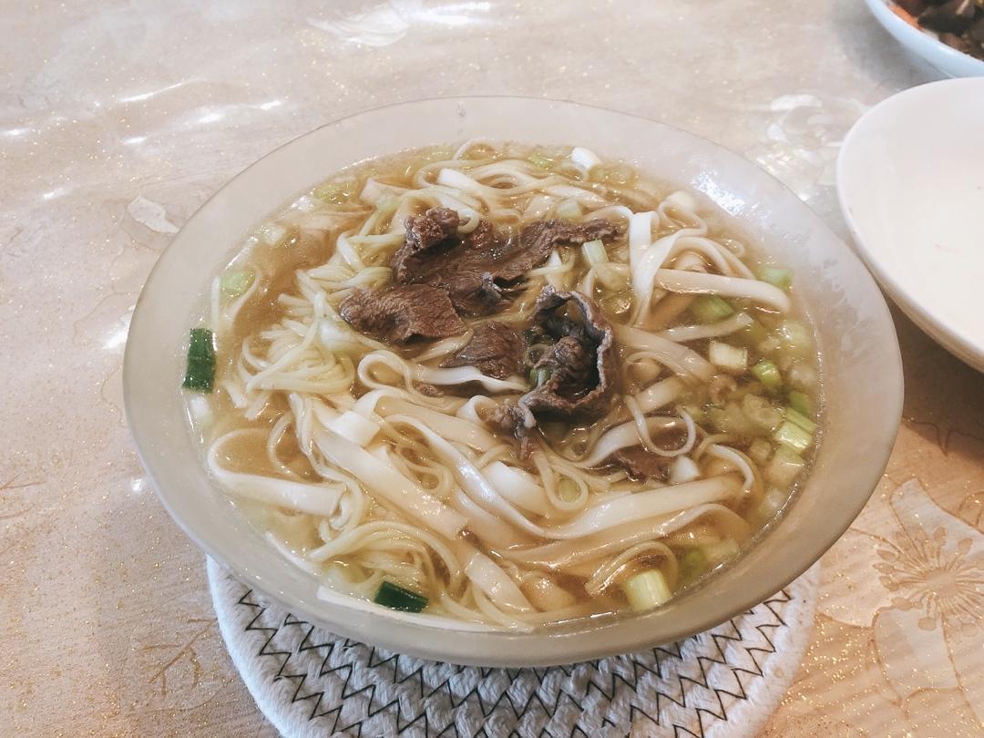 弱鸡1做的潮汕清汤牛肉面