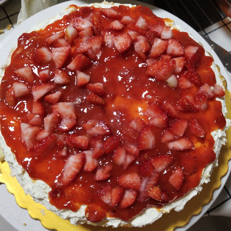 释放味蕾的8寸清新「百香果草莓酱夹层蛋糕」的做法 步骤8