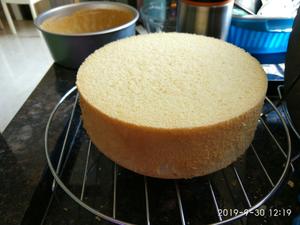 八寸奶油裱花蛋糕的做法 步骤3