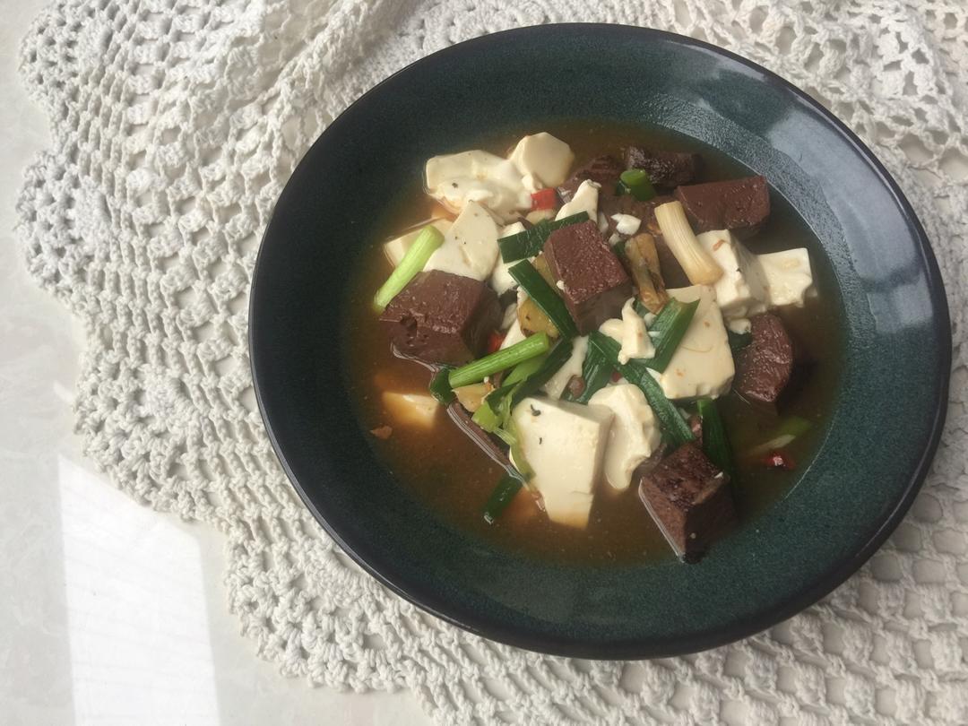 猪血炒老豆腐