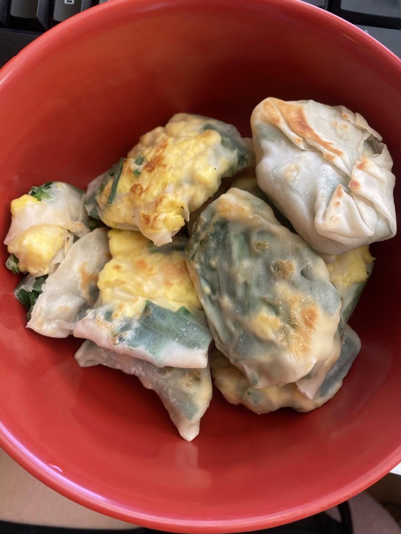 皮薄馅多的韭菜盒子