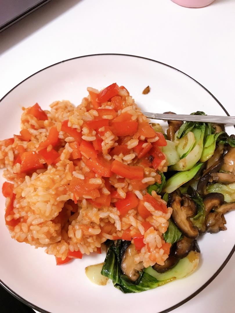 西红柿红椒烩饭