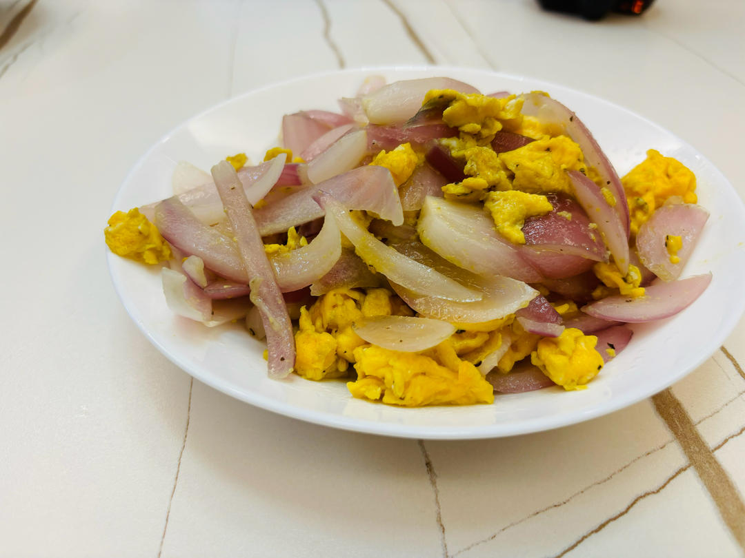 降压防癌的好食材  洋葱炒鸡蛋