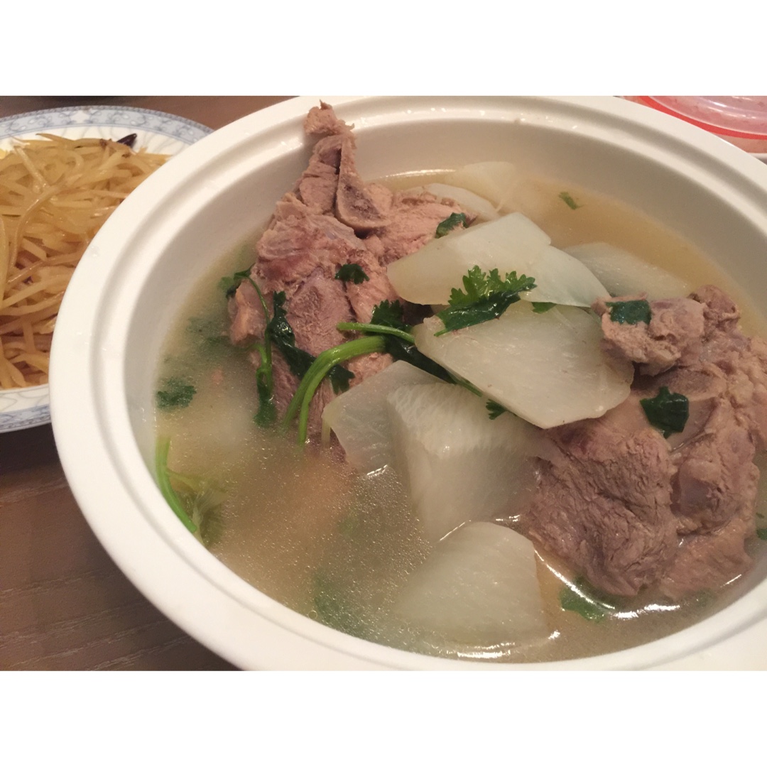 棒骨萝卜汤