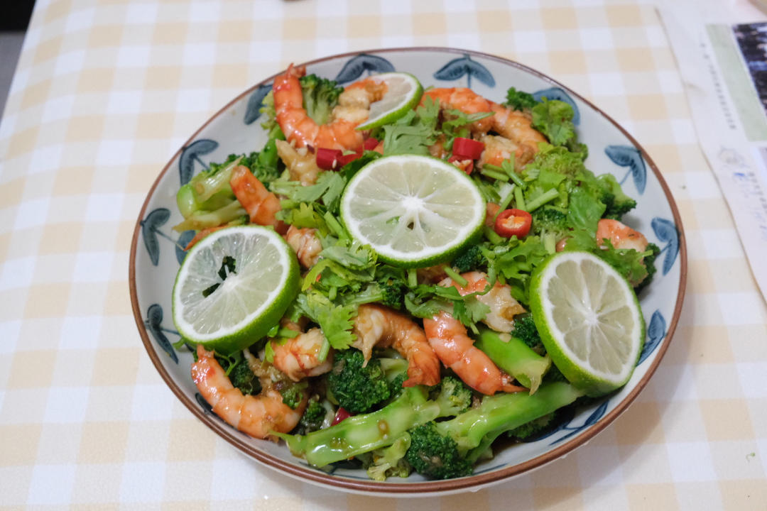 鲜嫩爽口，低脂低卡的酸辣柠檬虾，爆好吃