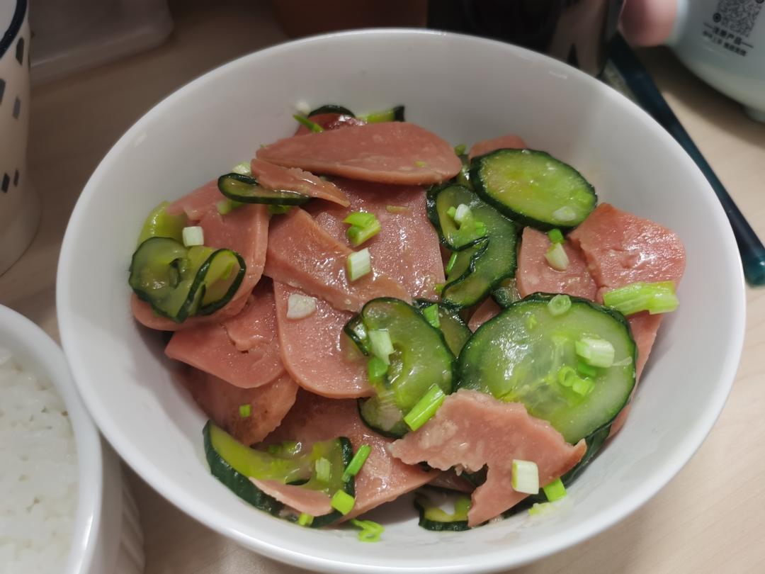 火腿肠炒黄瓜