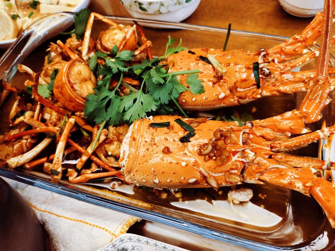 澳洲大龙虾的标准吃法