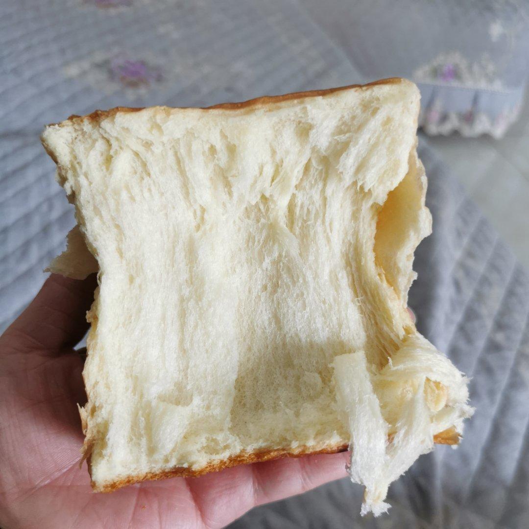 奶油吐司，鲜奶奶油嫩白吐司